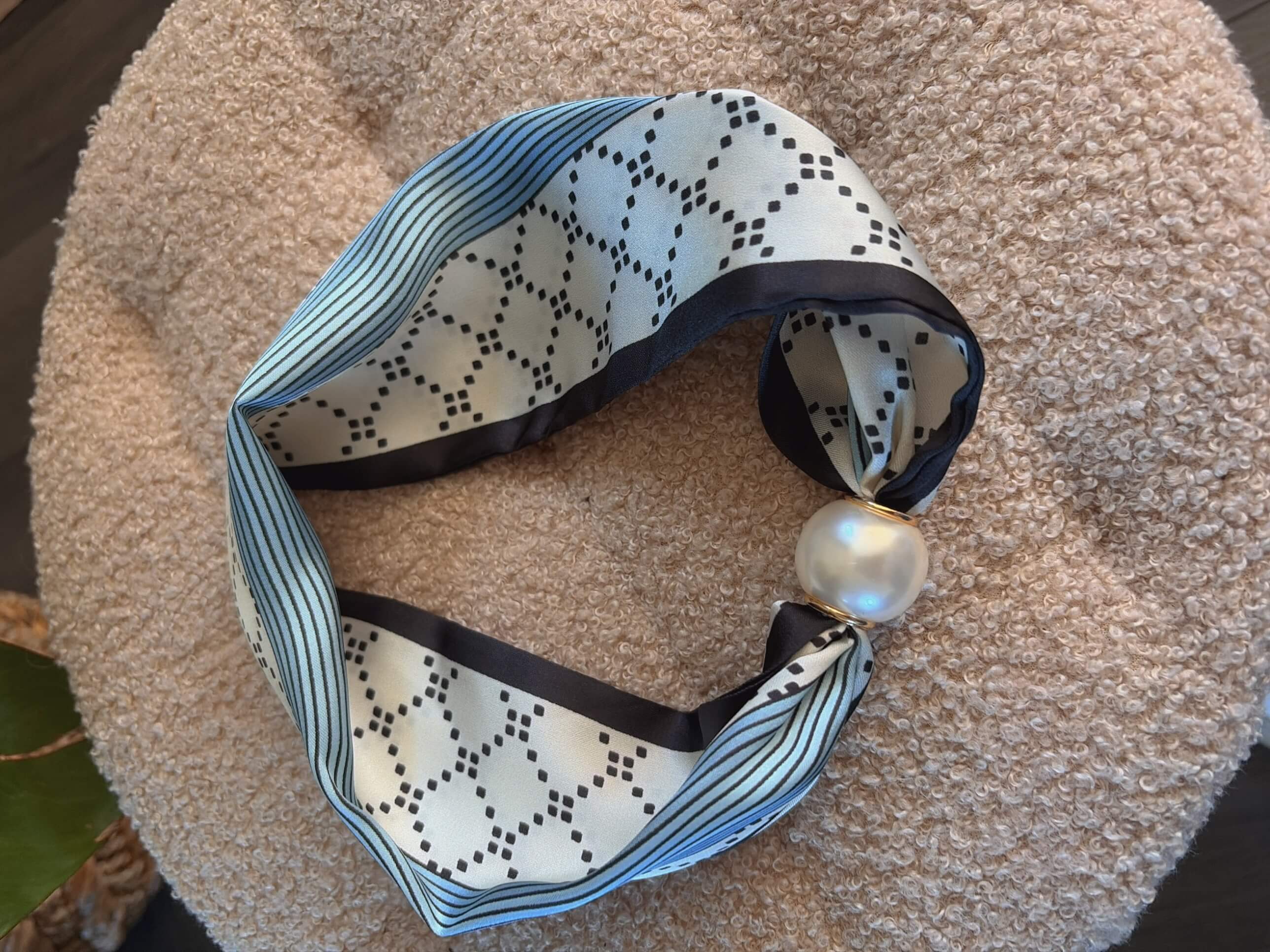 Pearl twist scarf
