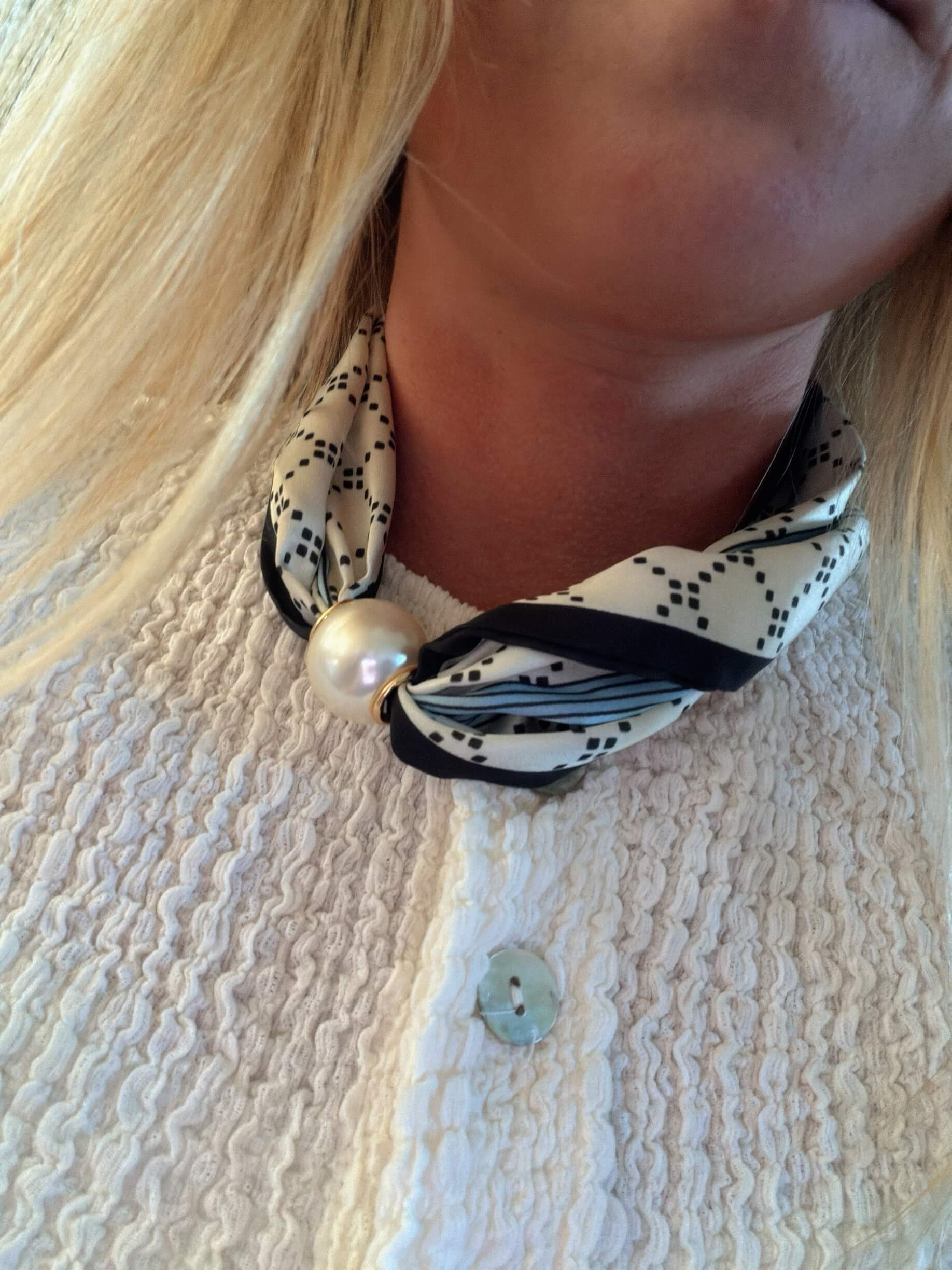 Pearl twist scarf