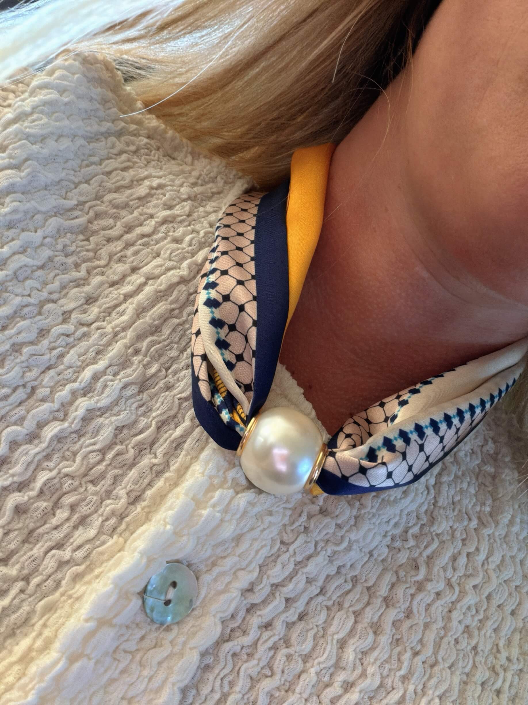Pearl twist scarf